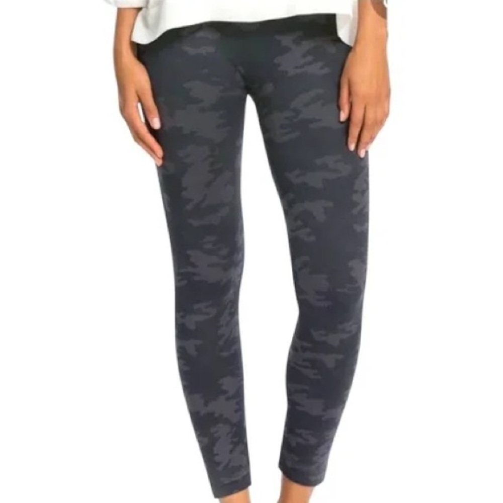 SPANX Gray Camo Leggings